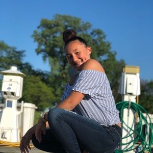 Meet your Posher, Mia